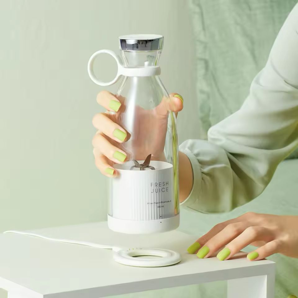 Portable Rechargeable juicer blender wireless mixer fresh juice 350ml With charger